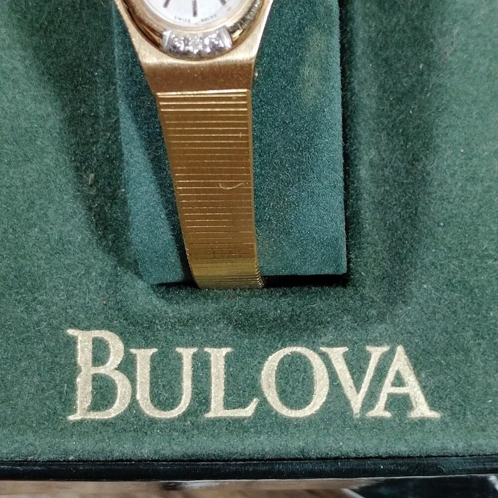 Vintage Bulova Women's Quartz Gold Tone Watch Box Never Used *Engraved